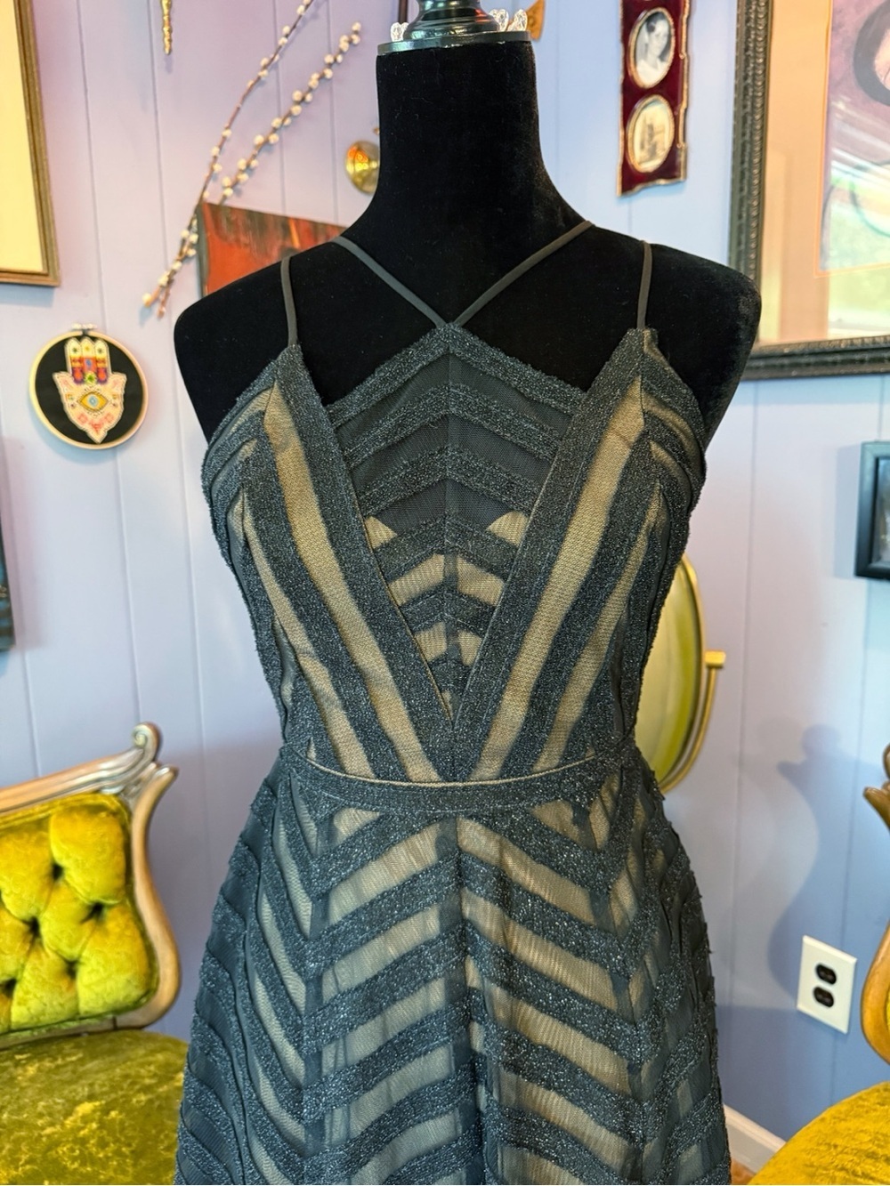 BCBGMAXAZRIA black tinsel tulle handkerchief hem dress with a chevron pattern - Picture 4 of 8